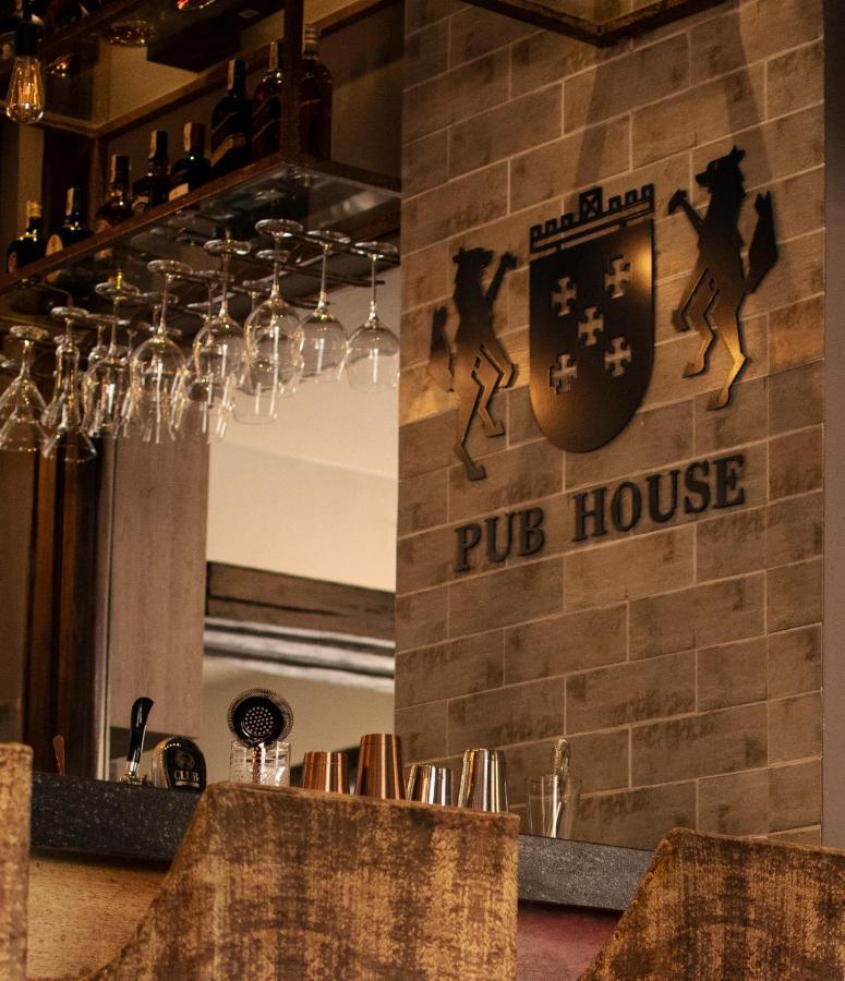 Hotel La Cofradia Pub-House クエンカ エクステリア 写真